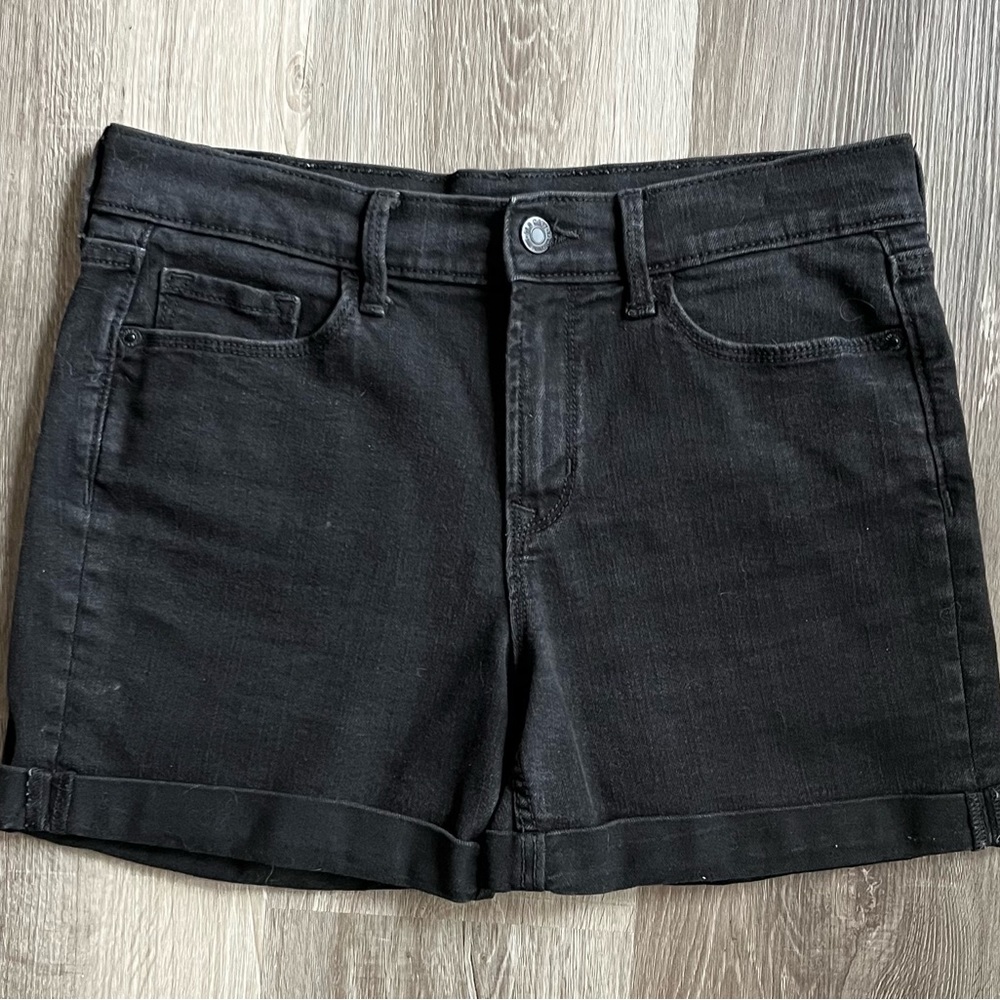 Old Navy Black Medium Wash Denim Shorts Button Zipper Women’s Size: 6